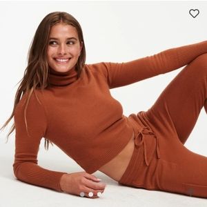 Cashmere cropped Sweater